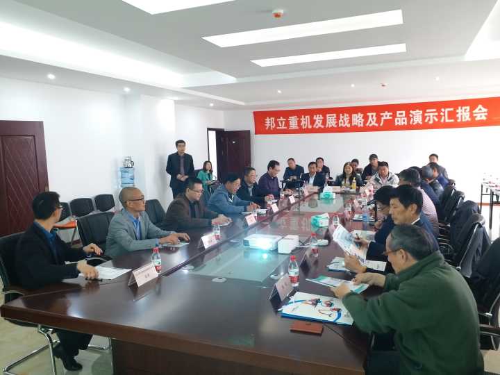 1511749858293476.jpg 電動(dòng)報(bào)廢汽車拆解機(jī).jpg