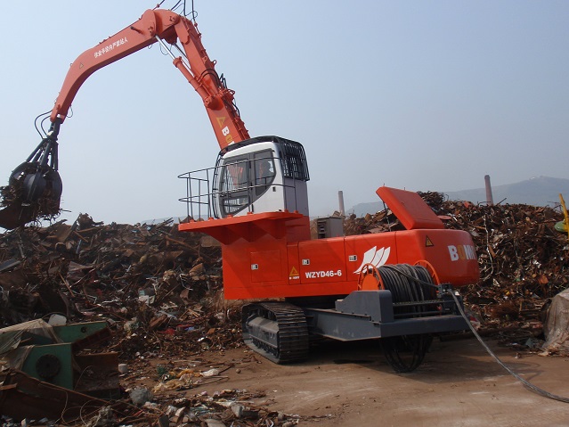 電動(dòng)抓鋼機(jī).jpg 電動(dòng)抓鋼機(jī).jpg