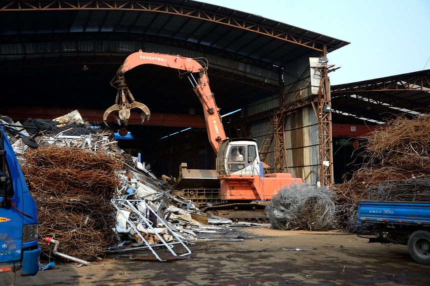 抓料機.jpg 抓料機.jpg