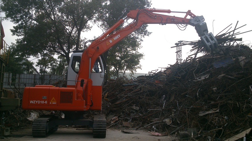 抓鋼機(jī)配叉型斗.jpg 抓鋼機(jī)配叉型斗.jpg