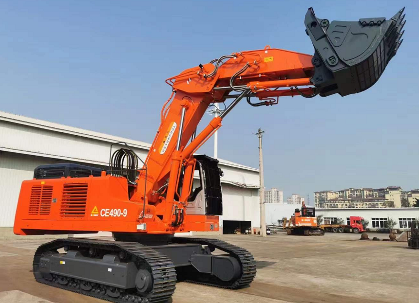 CE490-9挖掘機(jī)發(fā)貨現(xiàn)場.png
