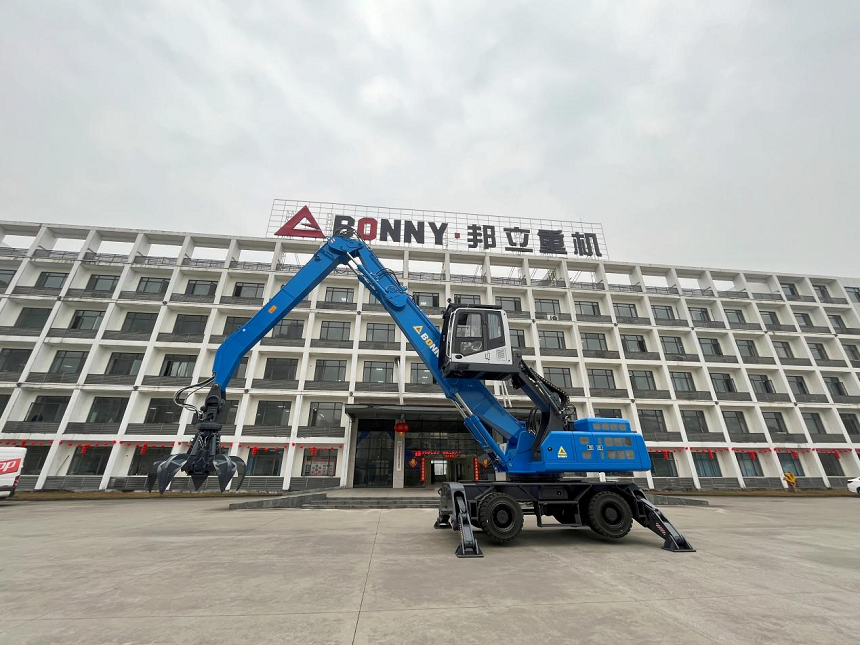 BHW35--8輪式抓鋼機(jī).png BHW35--8輪式抓鋼機(jī).png