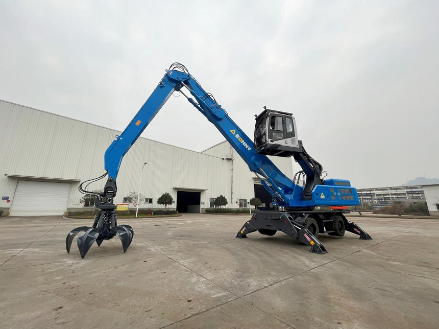 BHW35--8輪式抓鋼機(jī).png BHW35--8輪式抓鋼機(jī).png