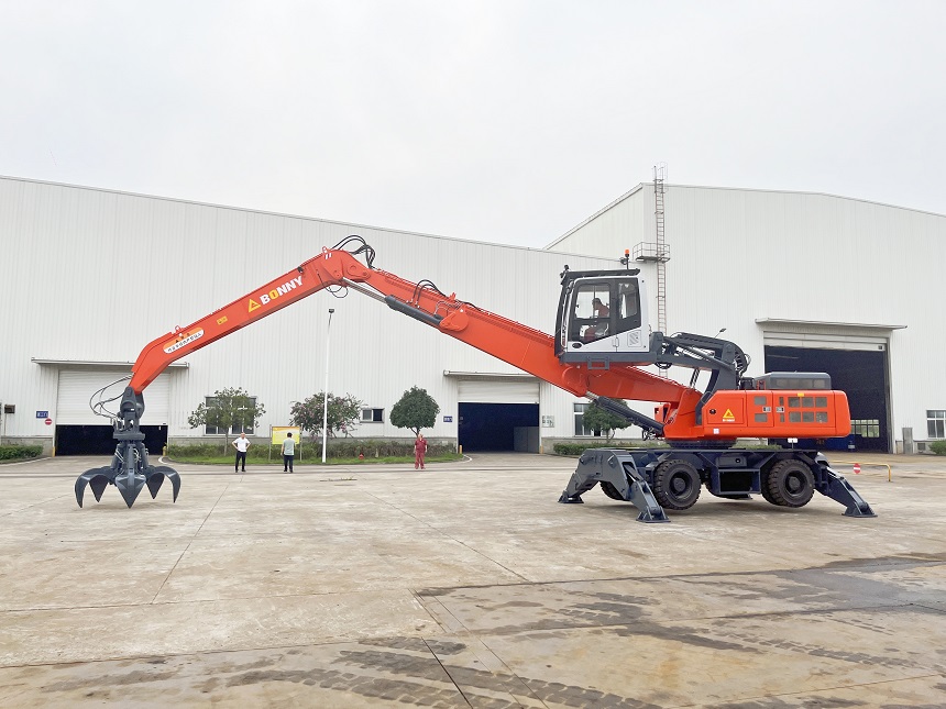 抓鋼機(jī).jpg 抓鋼機(jī).jpg