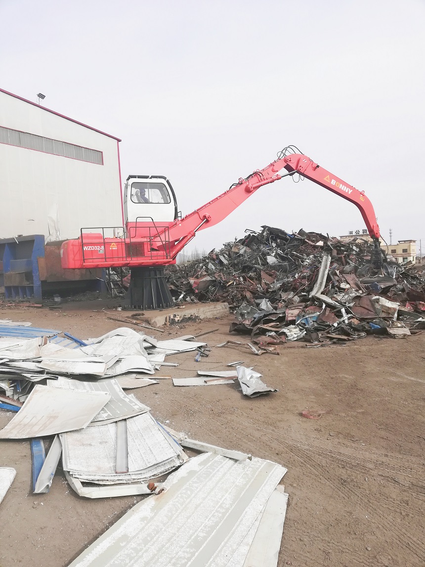 抓鋼機(jī).jpg 抓鋼機(jī).jpg