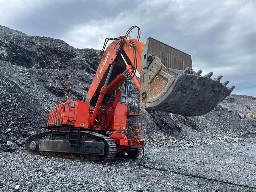 挖掘機.jpg 挖掘機.jpg