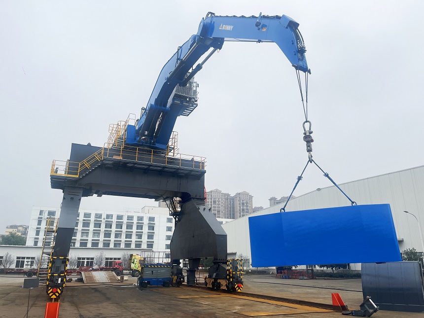 抓料機.jpg 抓料機.jpg