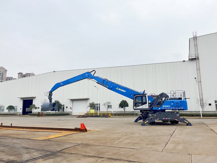 抓料機(jī).jpg 抓料機(jī).jpg