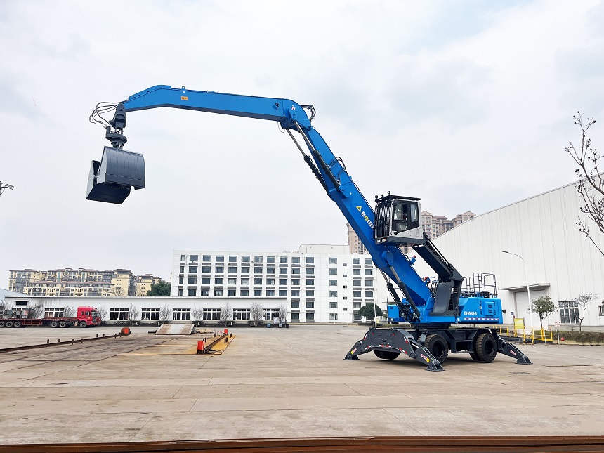 抓料機(jī).jpg 抓料機(jī).jpg