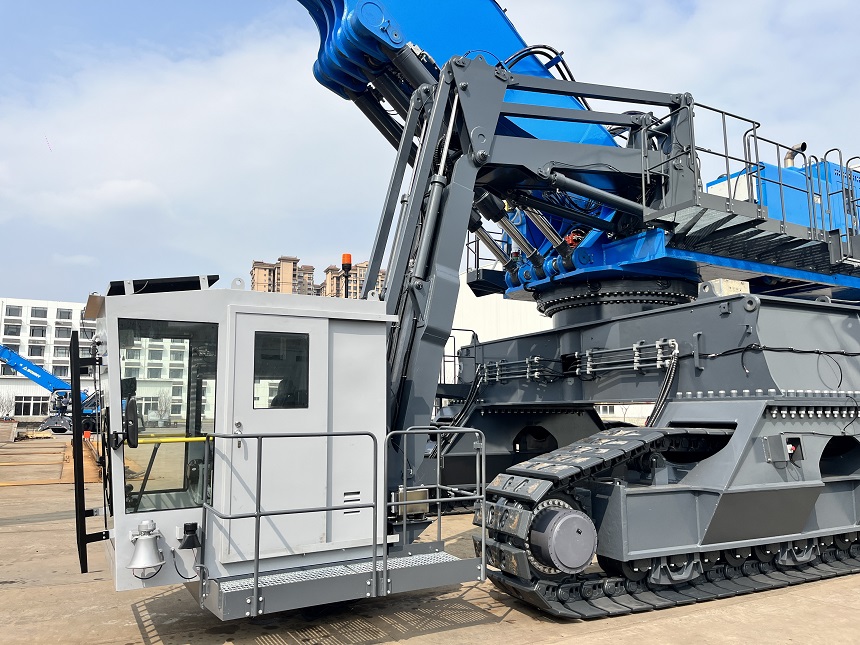 抓料機.jpg 抓料機.jpg