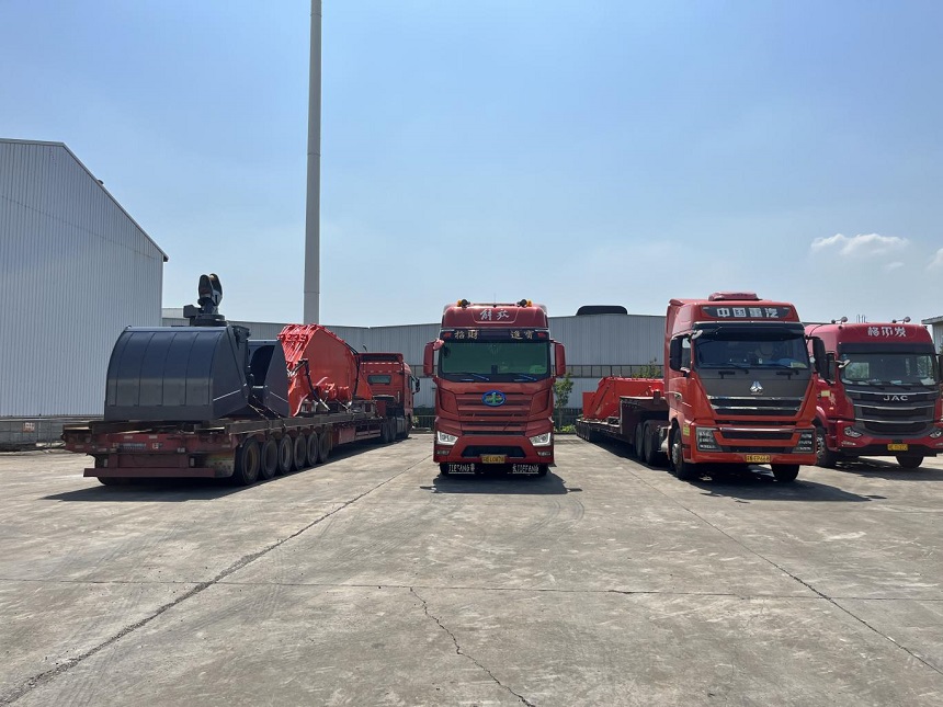 抓料機發(fā)貨現(xiàn)場.jpg 抓料機發(fā)貨現(xiàn)場.jpg