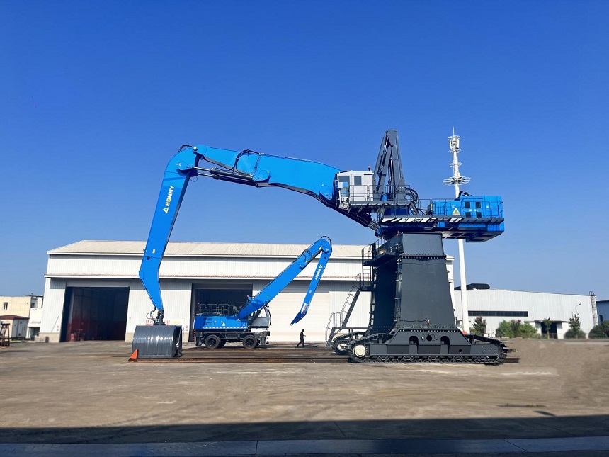 抓料機(jī).jpg 抓料機(jī).jpg