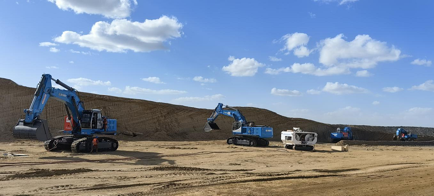 挖掘機(jī).png 挖掘機(jī).png